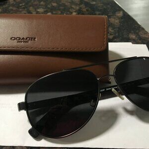 Coach Authentic Aviator Sunglasses with case and cleaning cloth